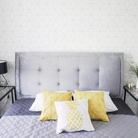 Vizzit Us Premium Apartments Варшава Екстериор снимка