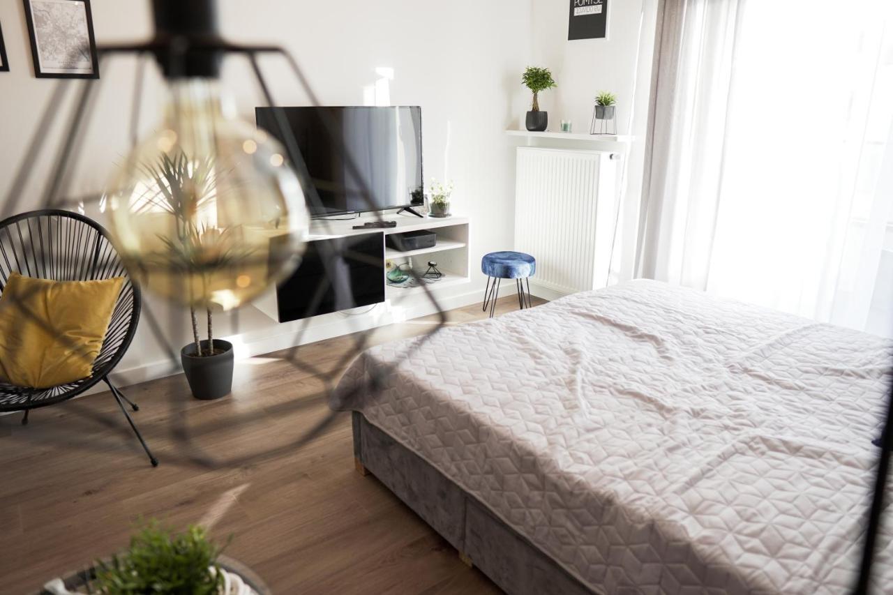 Vizzit Us Premium Apartments Варшава Екстериор снимка