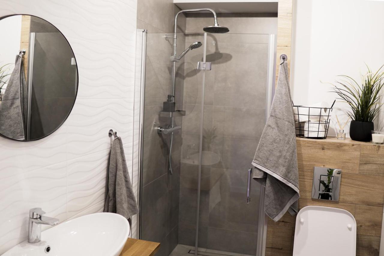Vizzit Us Premium Apartments Варшава Екстериор снимка