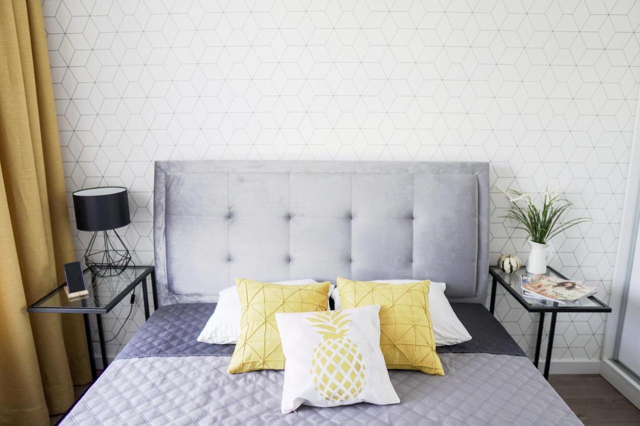 Vizzit Us Premium Apartments Варшава Екстериор снимка