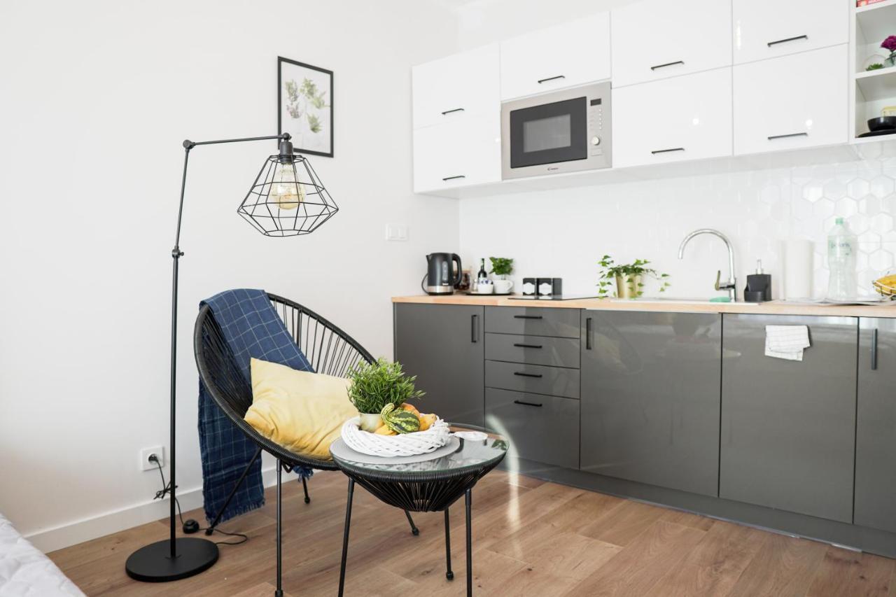 Vizzit Us Premium Apartments Варшава Екстериор снимка