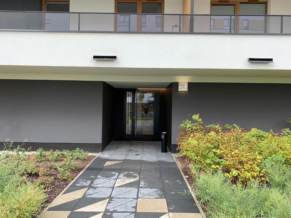 Vizzit Us Premium Apartments Варшава Екстериор снимка