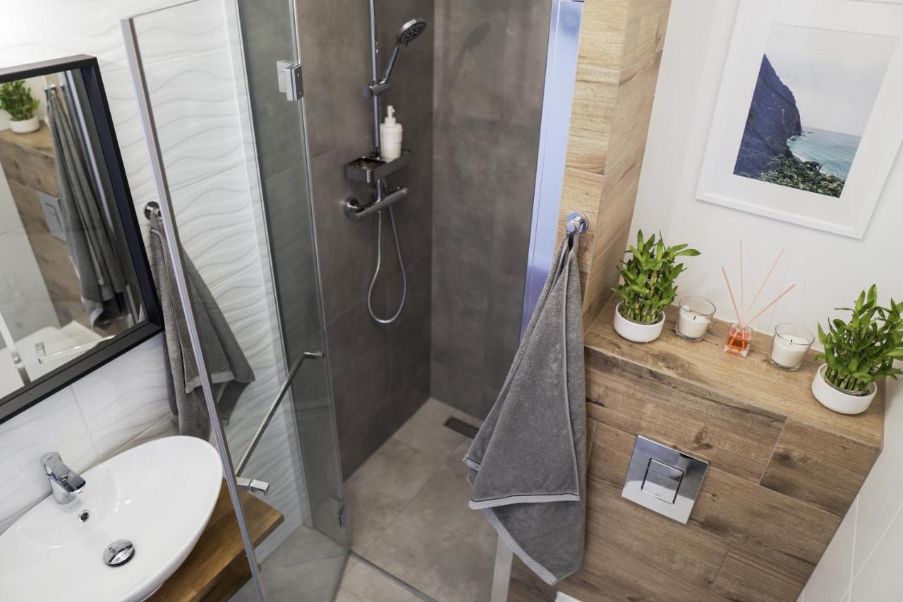 Vizzit Us Premium Apartments Варшава Екстериор снимка