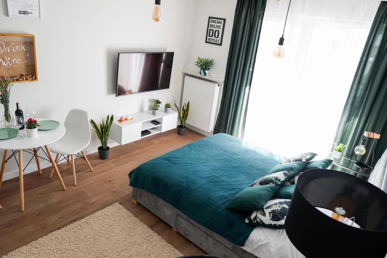 Vizzit Us Premium Apartments Варшава Екстериор снимка