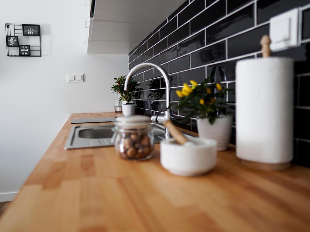 Vizzit Us Premium Apartments Варшава Екстериор снимка